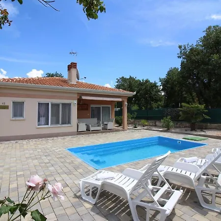 Bianca Mit Pool Nah Am Lanterna Holiday home Tar-Vabriga
